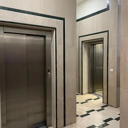 Proper 2 Apartment *